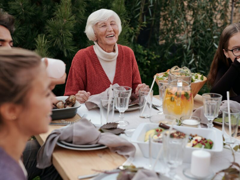 Carrying the Responsibility of Caring for Your Elderly Parents: Here’s 4 Crucial Tips to Consider